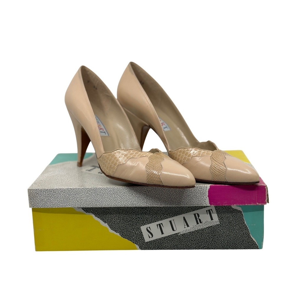 Stuart Weizman Beige Leather‎ Snakeskin Scalloped Pointed Toe Heels Size 9 AA